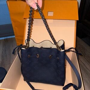 Navy Bella Mahina Louis Vuitton